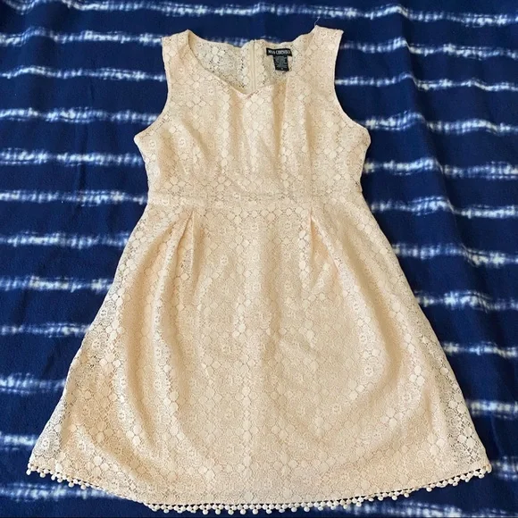 chinese dress ladies Thérèse white embellished floral-lace tiered mini dress main image 1